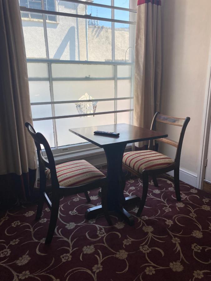 The Tudor Hotel ブリッジウォーター エクステリア 写真