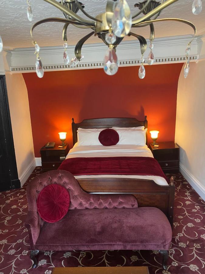 The Tudor Hotel ブリッジウォーター エクステリア 写真