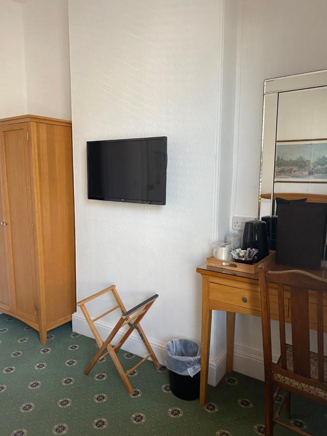 The Tudor Hotel ブリッジウォーター エクステリア 写真